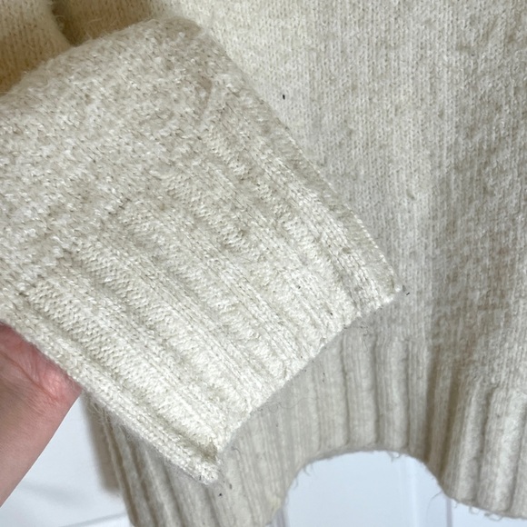 Vera Moda Turtleneck - Picture 3 of 3